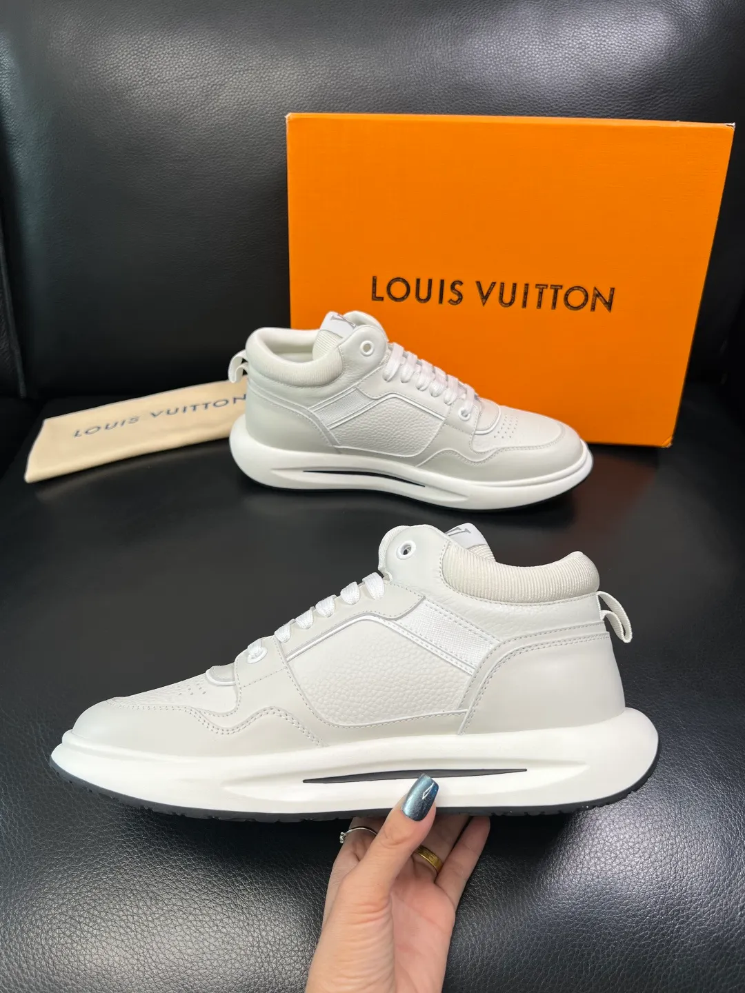 Men's shoes 💰820 Lv high quality top crafts Louis Vuitton, sports sneakers counter synchronization, uppers imported from Italy, high quality splicing colorful complex crafts, imported mesh pads soft and comfortable, soles: original soles specially provided by the original factory, T men's shoes 💰U exclusive movable molded soles super comfortable, original factory single goods, code number 39-44 (customized 38 45)